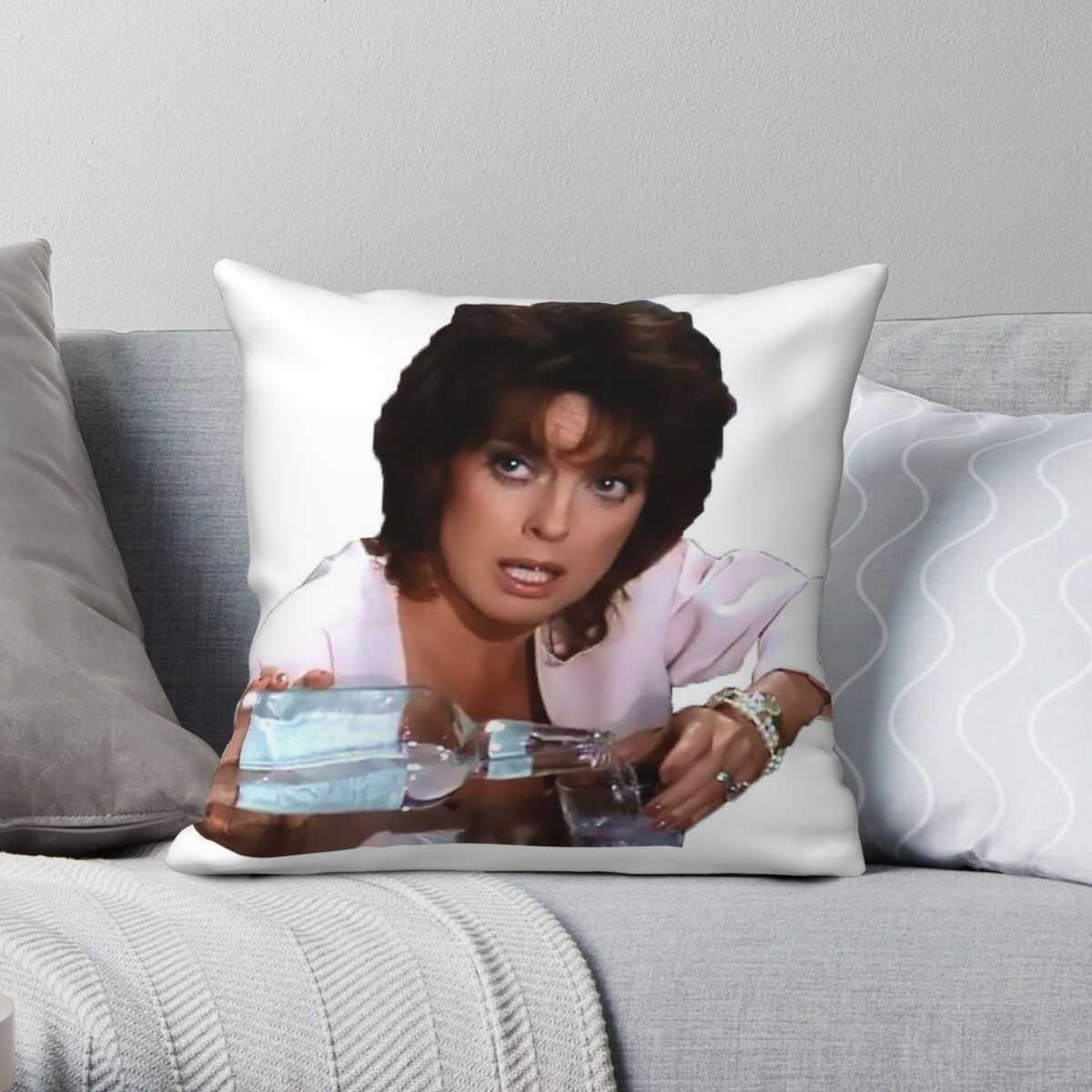 Dallas Sue Ellen Ewing Square  - Home Decor Dallas recension och pris